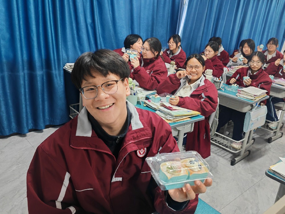 立春添暖，邢台市精英职业高级中学给师生送蛋糕啦